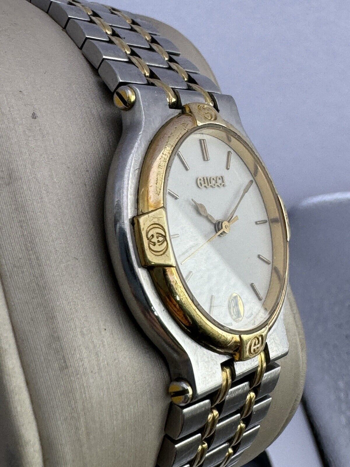 Vintage Gucci 9000M Quartz Unisex Watch 1990