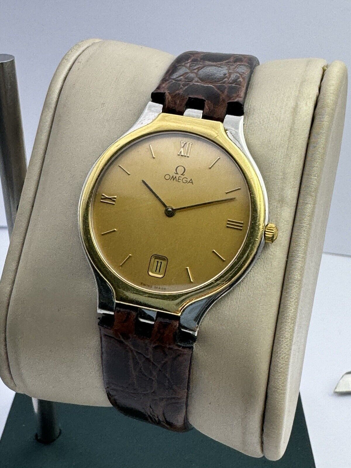 Omega De Ville Unisex Watch Symbol 18k Solid Gold Bezel