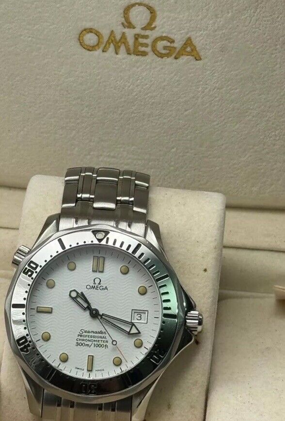 Omega Seamaster Professional Diver Watch 300 M Ref. 25322000 Boxed